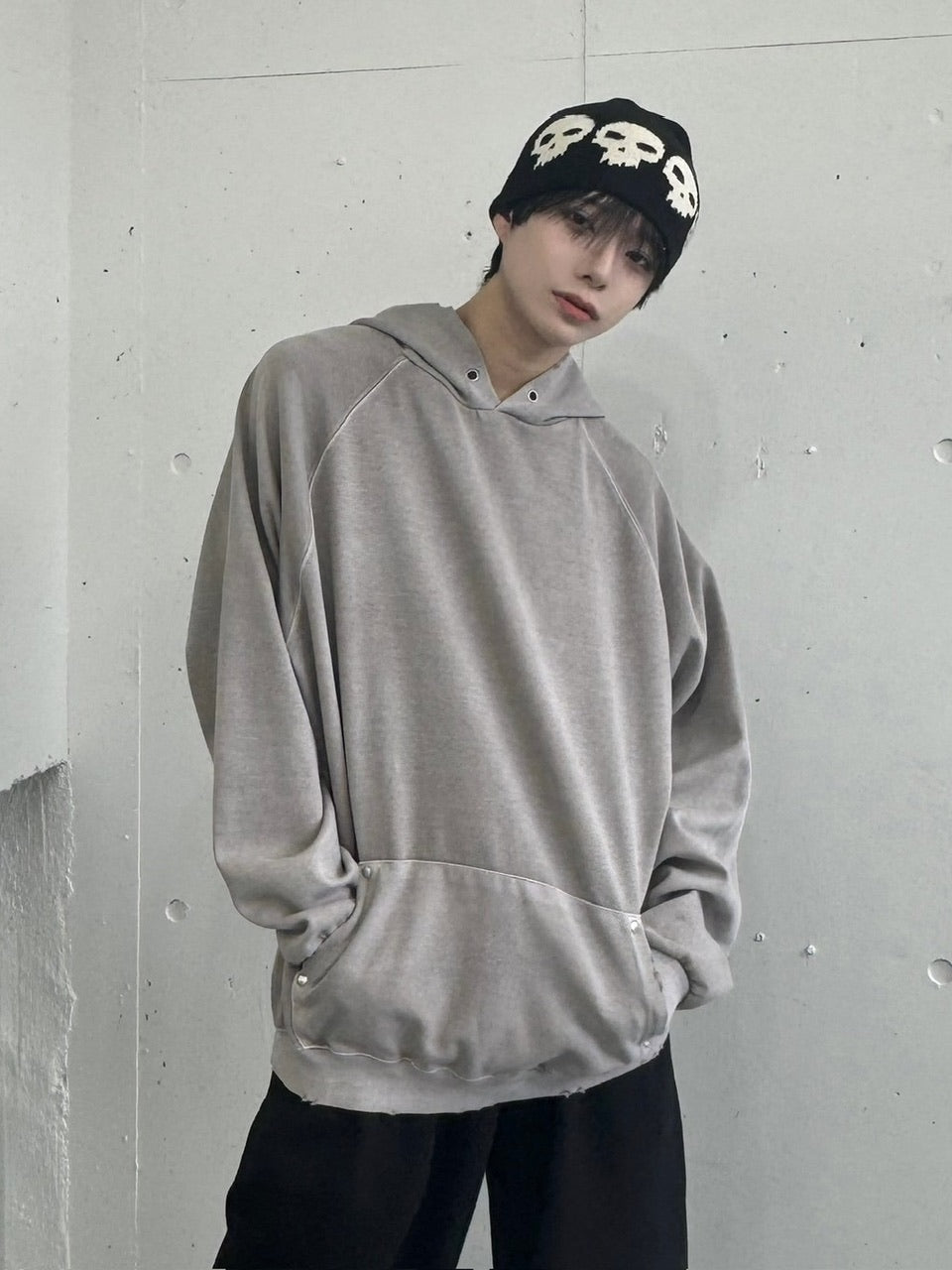 受注制【Never mind the XU】rivet pigment hoodie (2color)