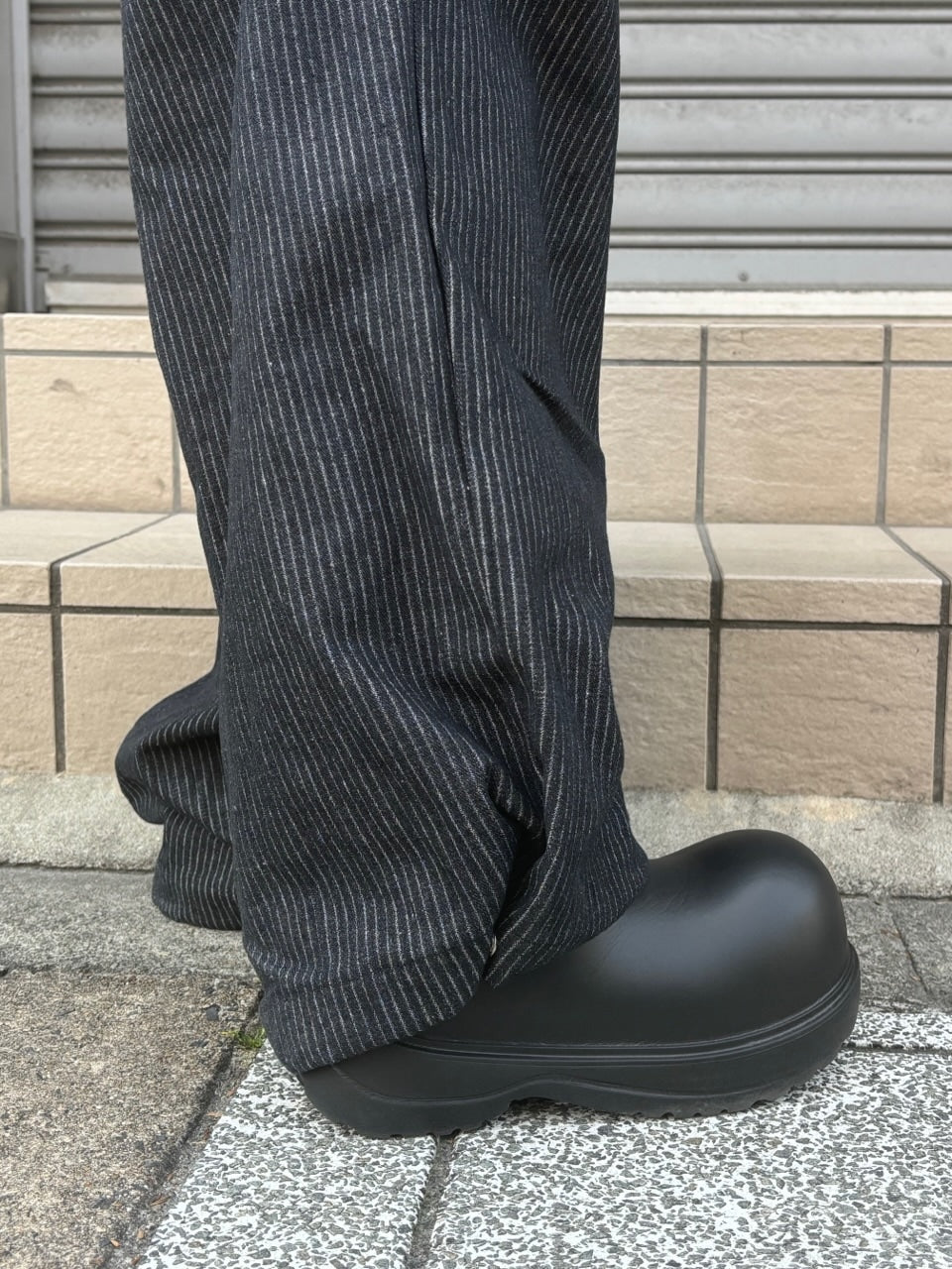受注制【Chikashitsu +】snap button hickory stripe pants / 【チカシツプラス】スナップボタンヒッコリーストライプデニムパンツ