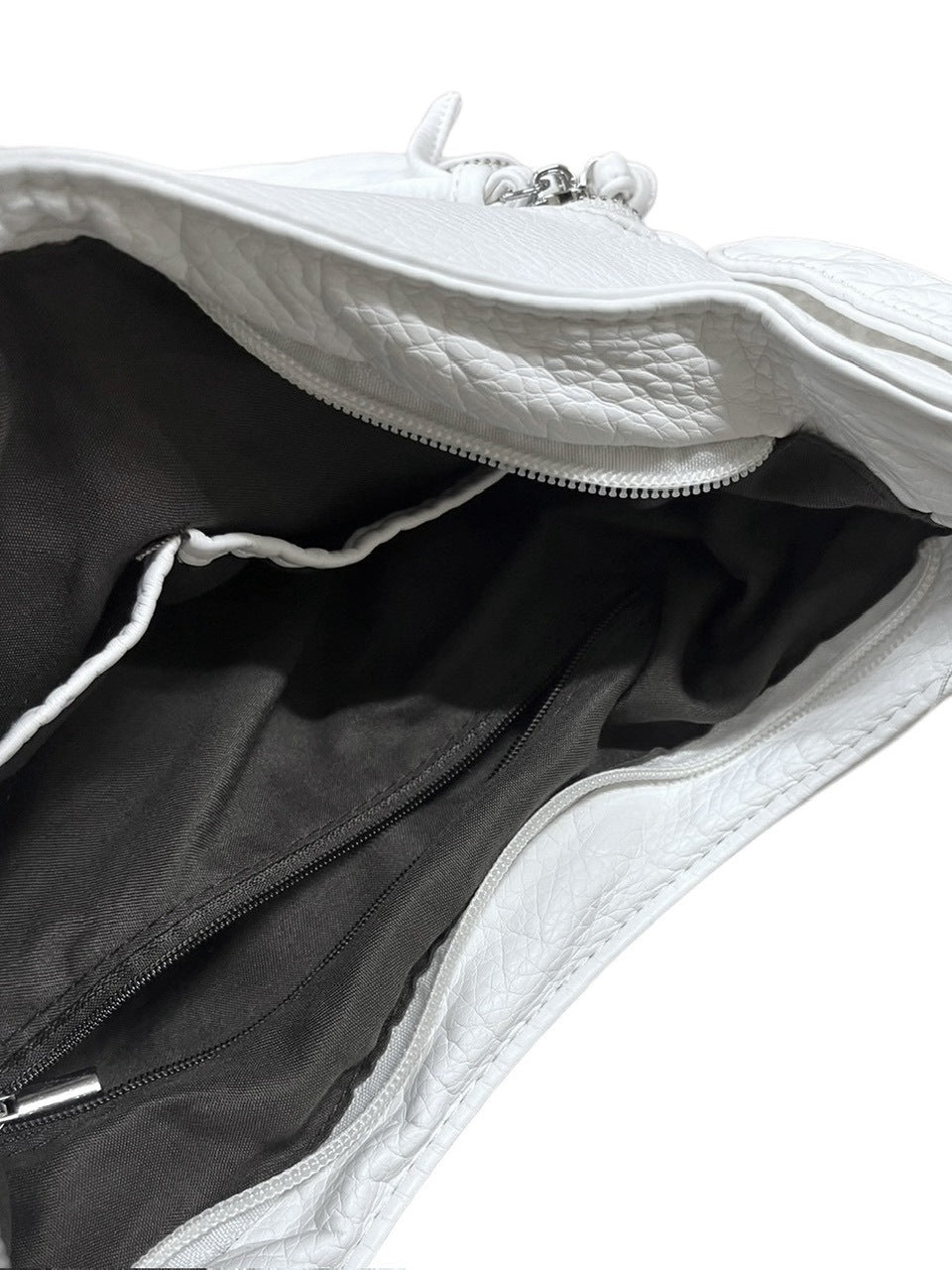 受注制【Never mind the XU】leather shoulder bag (2color