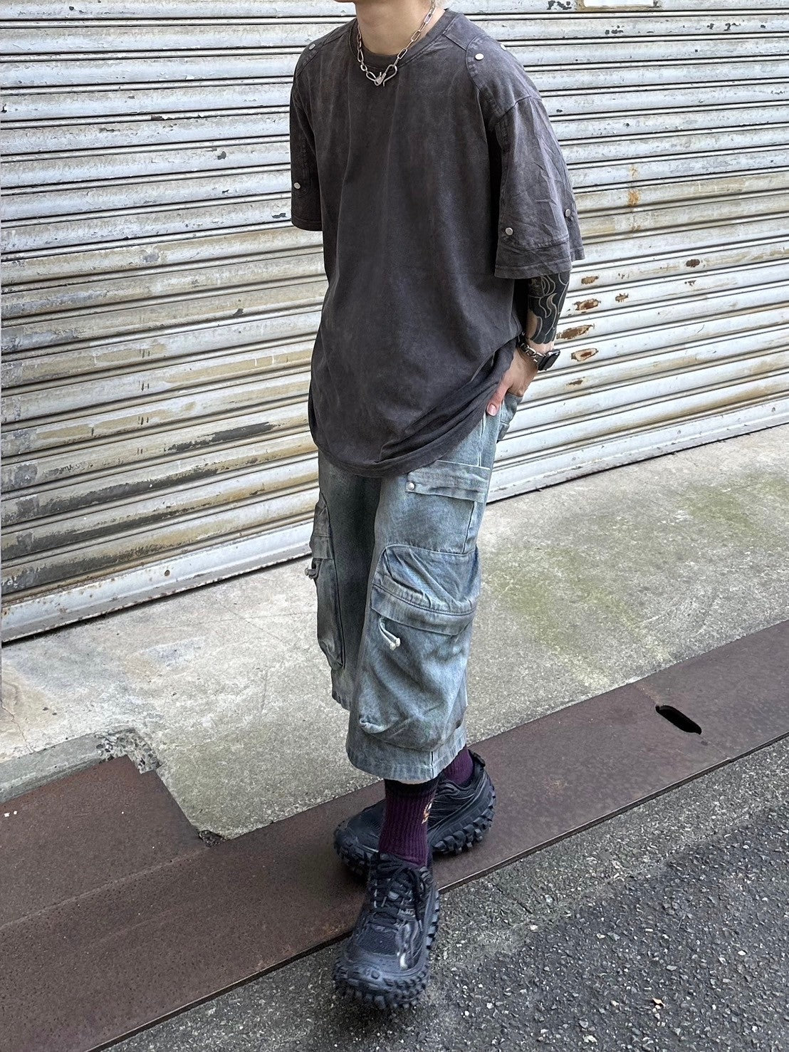 【Chikashitsu +】oversized pigment rivet t-shirt (2color)