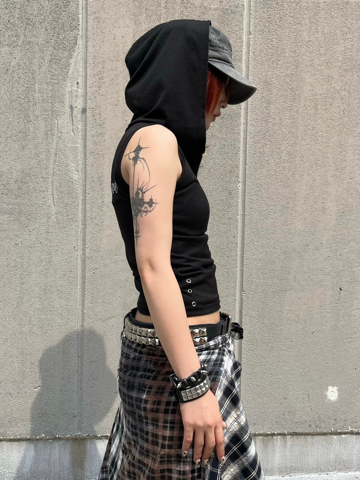 【Bizarre Maiden】sleeveless back print hoodie (2color)