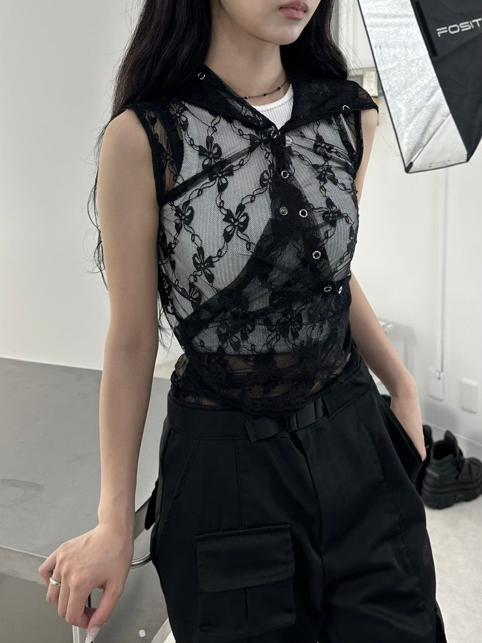 受注制【Never mind the XU】ribbon lace hoodie (2color)