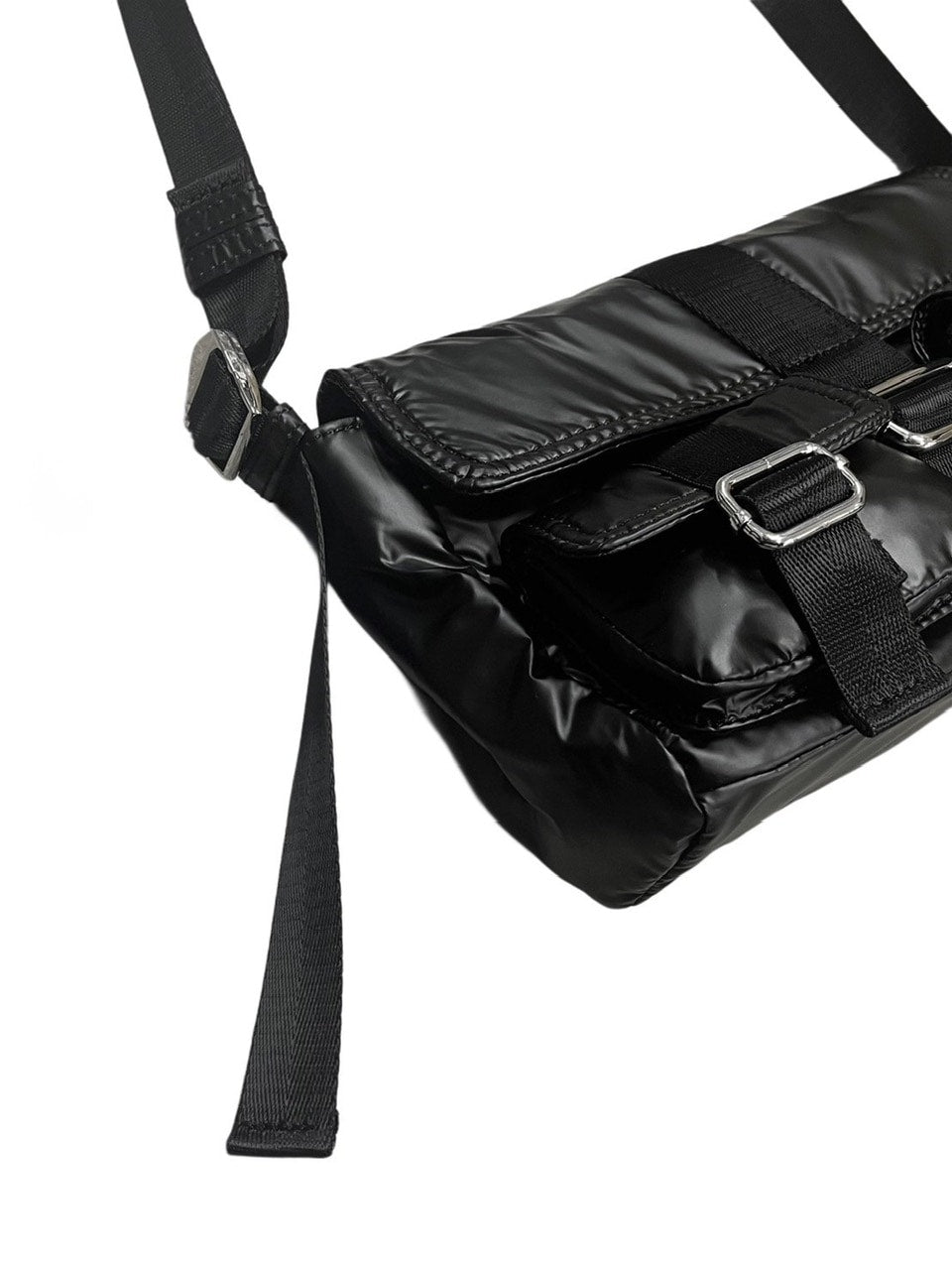 受注制【Never mind the XU】metallic belt pocket bag (2color)