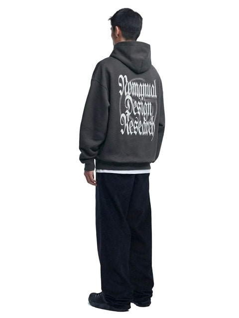 【NOMANUAL】MANERO HOODIE / 【ノーマニュアル】ロゴプリント長袖パーカー