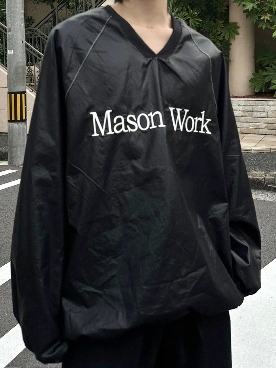 受注制【LUV CODE】coated v neck top (2color)