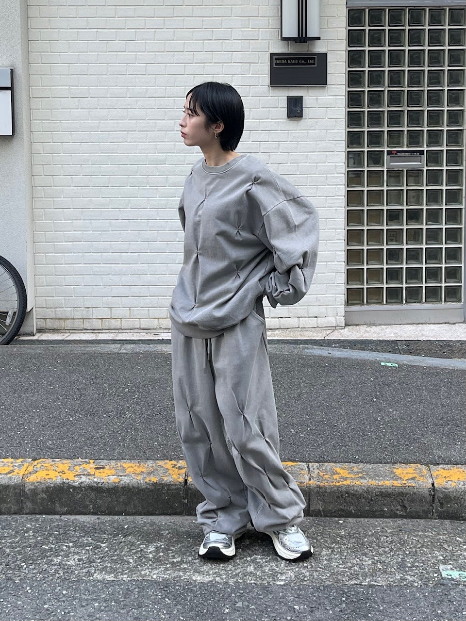 受注制【Chikashitsu +】stitch design sweat (3color)