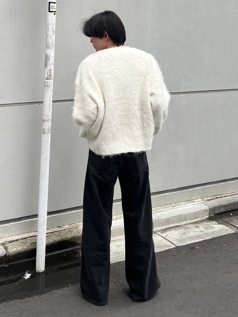 【Chikashitsu +】half off shoulder button knit (3color)