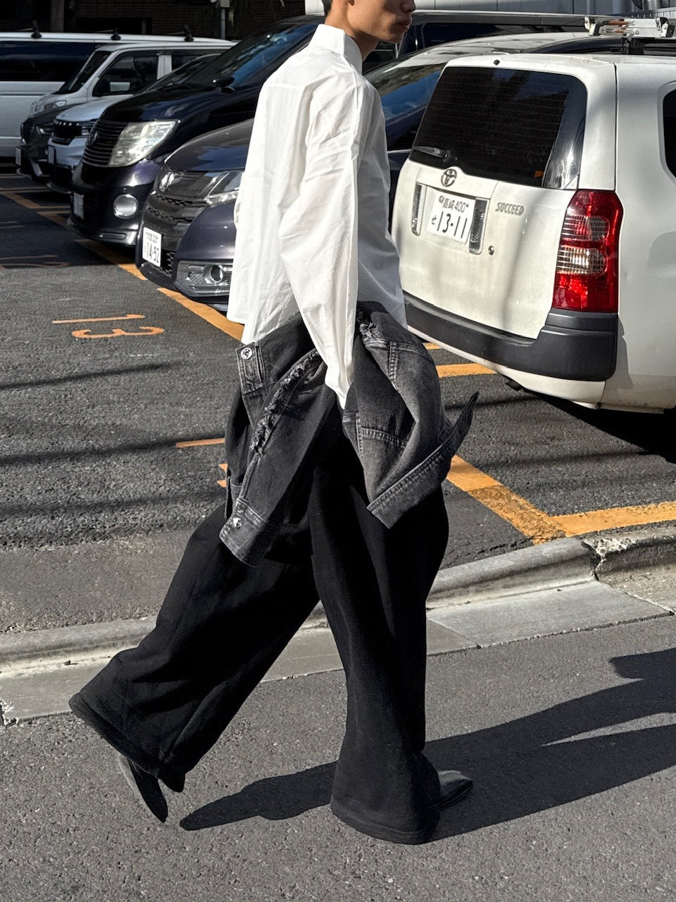 東京店WEB限定受注制【Chikashitsu +】Loose fit cropped shirt (2color)