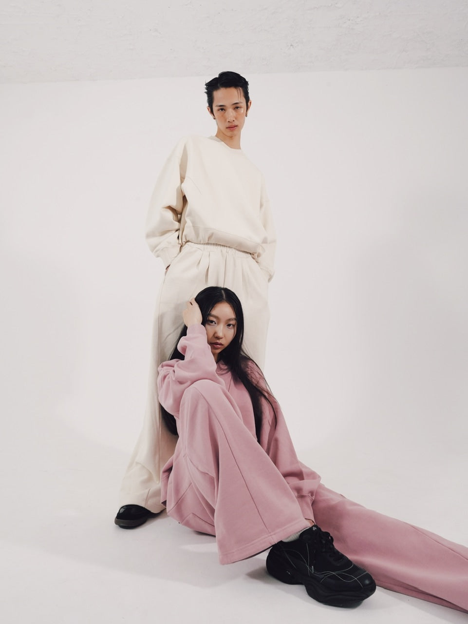 【CS】cropped vneck sweat shirt (ivory)