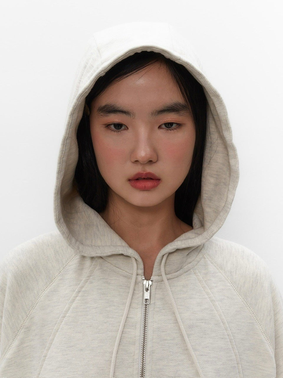 【TUOMIO】STRING CHARM HOOD ZIP-UP