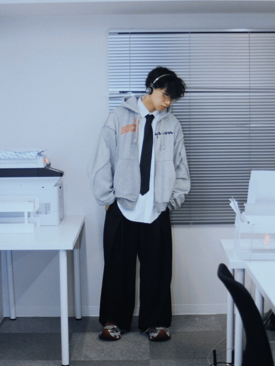 【Re +】double zip cutting switch hoodie (gray)