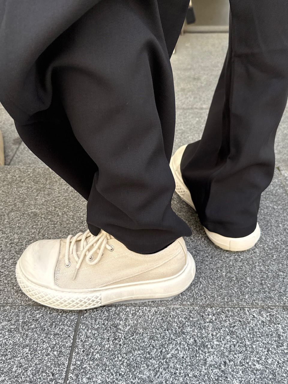 受注制【Chikashitsu +】volume toe canvas sneaker (2color)