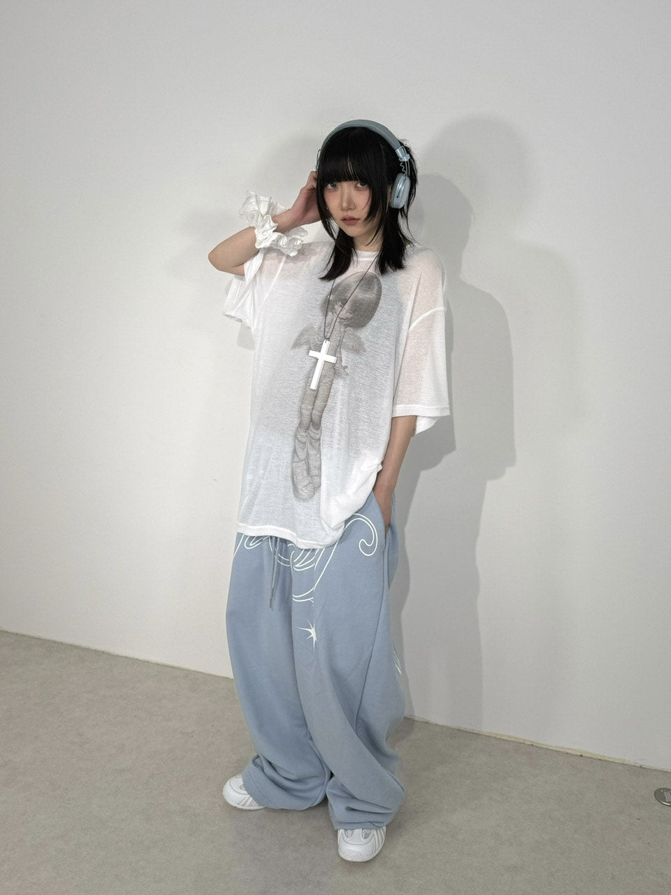 国際配送【Nerd out XU】Girl is angel see-through tee (2color)