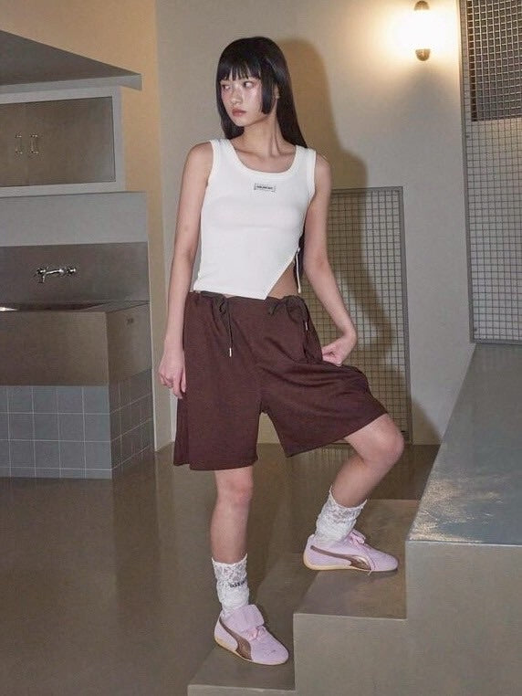 【ODDONEOUT】SIDE BUCKLE SLIT TOP