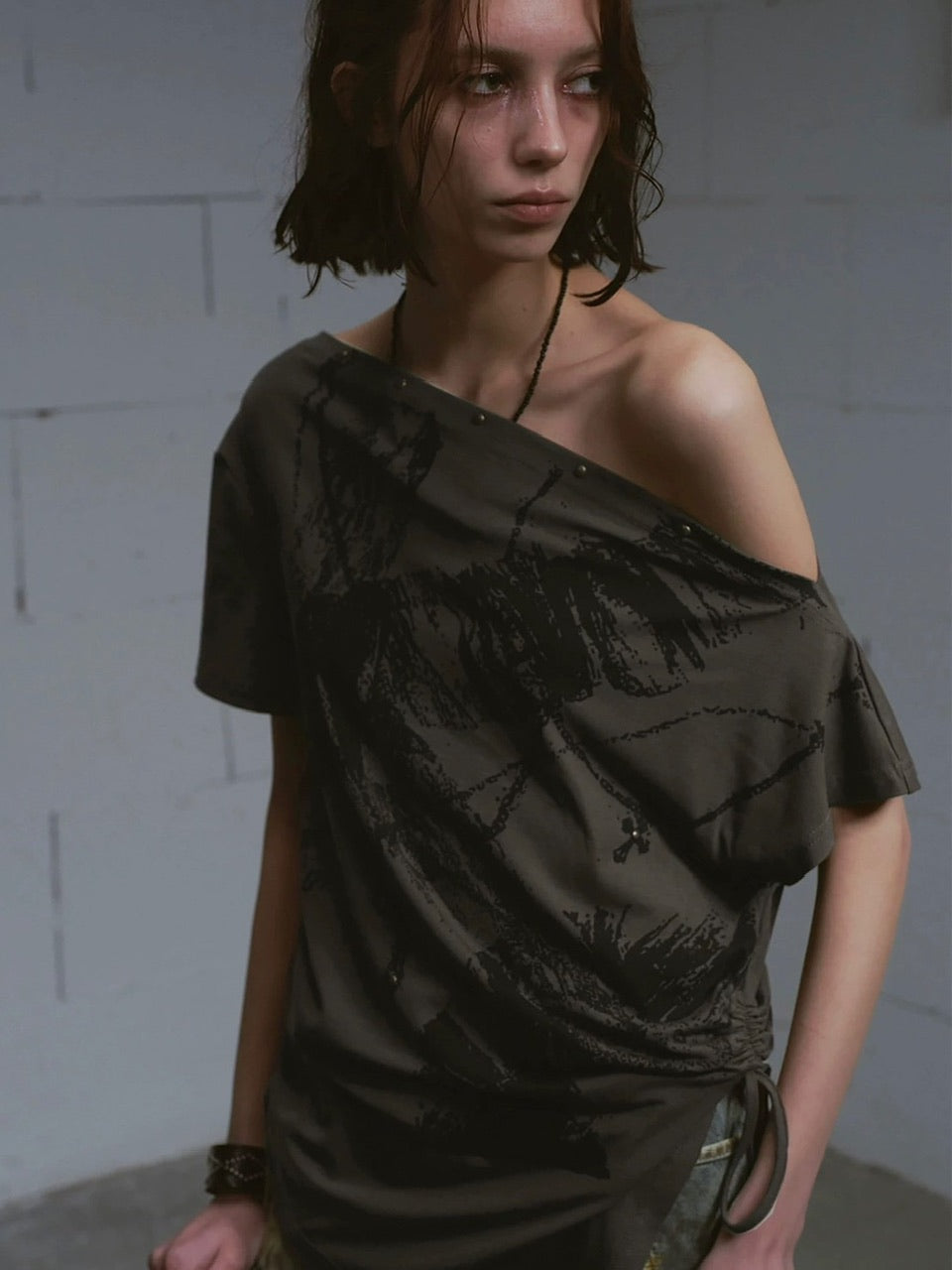 【Cest Nous】Off-shoulder ruched T-shirt / 【セヌー】オフショルダー半袖Tシャツ