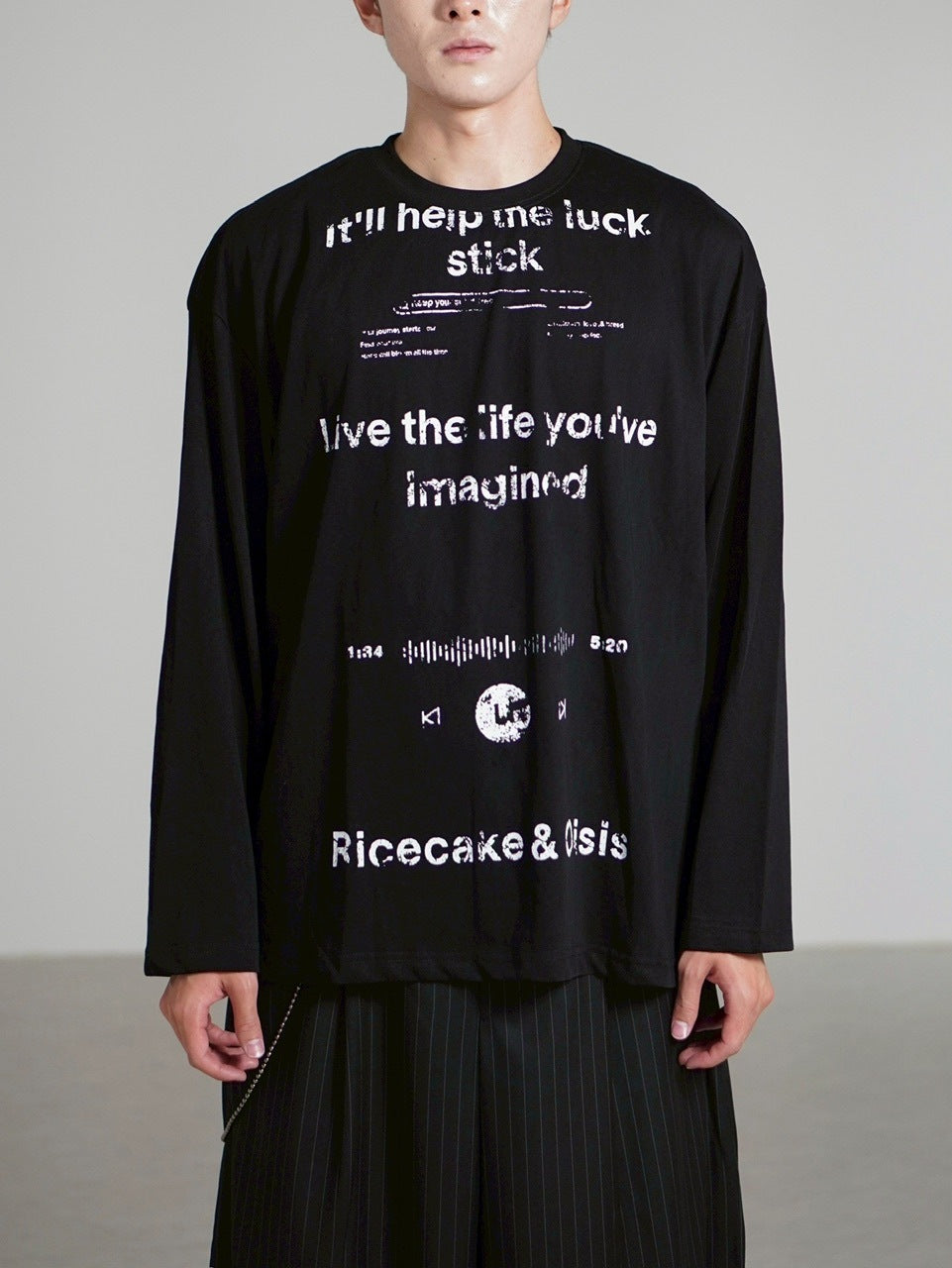 【Chikashitsu +】croque lettering long sleeve / 【チカシツプラス】モックネックレタリング長袖Tシャツ(2color)