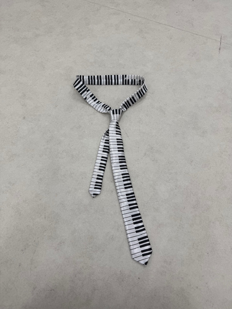 国際配送【Nerd out XU】piano necktie