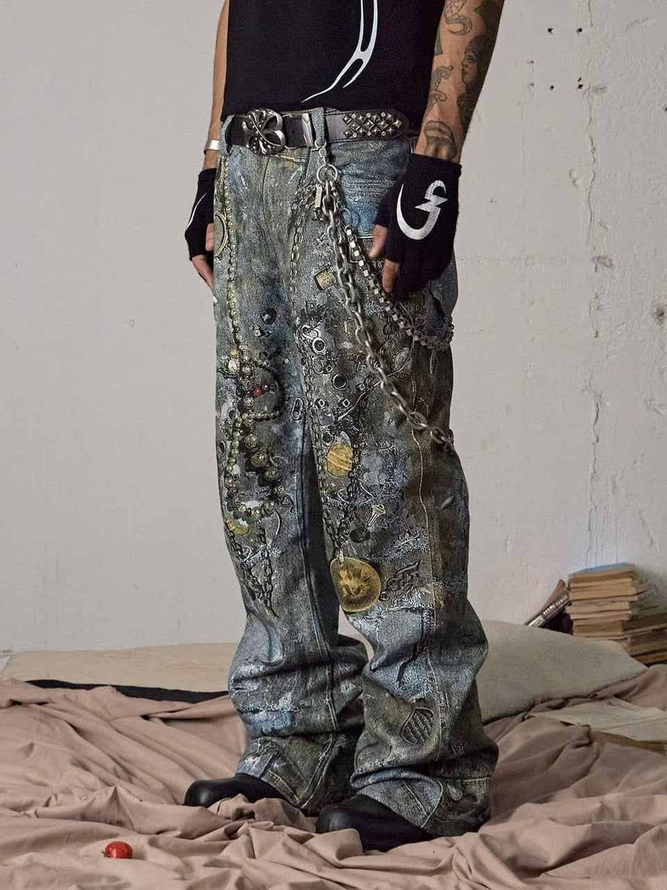 【DND4DES】GEMS ROTTEN DISTRESSED FLARED JEANS