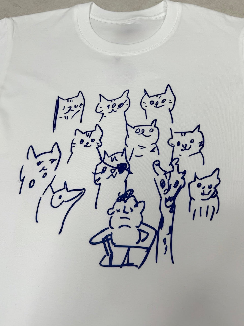 国際配送【Nerd out XU】lots of neko tee / 【ナードアウトエックスユー】キャットプリント半袖Tシャツ