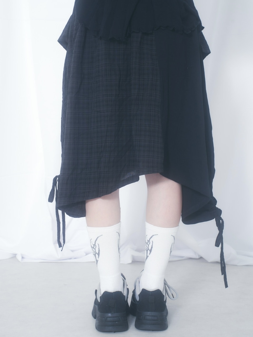 国際配送【Nerd out XU】docking ribbon check asymmetry skirt