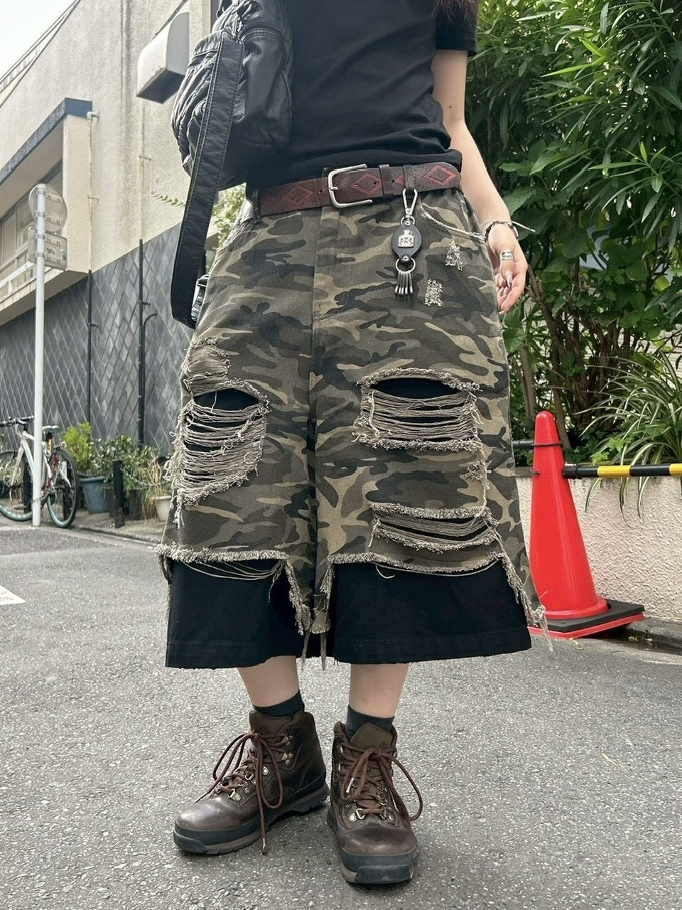 受注制【Chikashitsu +】layered camouflage bermuda pants / 【チカシツプラス】レイヤードカモフラージュバミューダパンツ (2color)