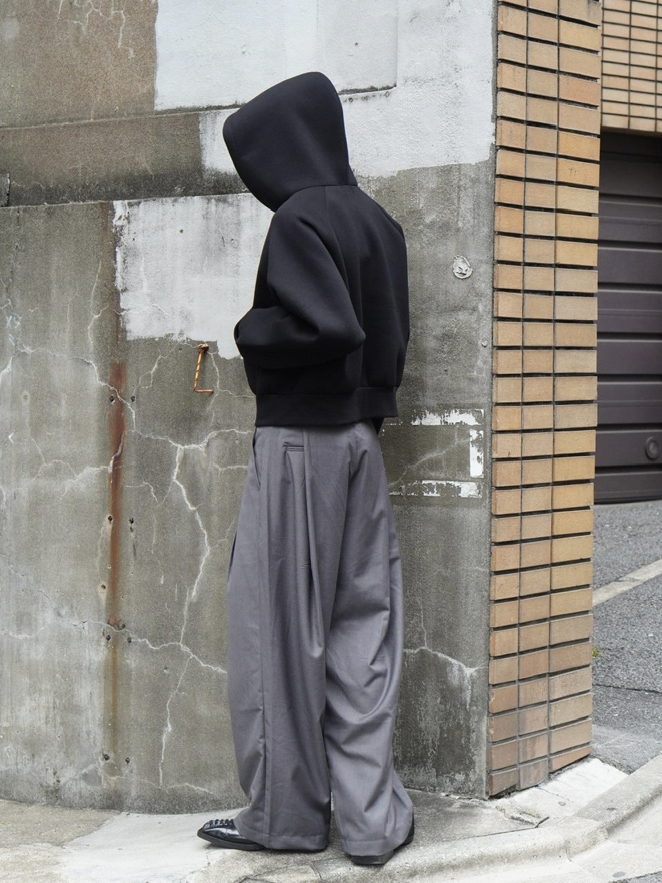 東京店WEB限定受注制【Chikashitsu +】cropped zip hoodie / 【チカシツプラス】クロップドジップフーディー (2color)