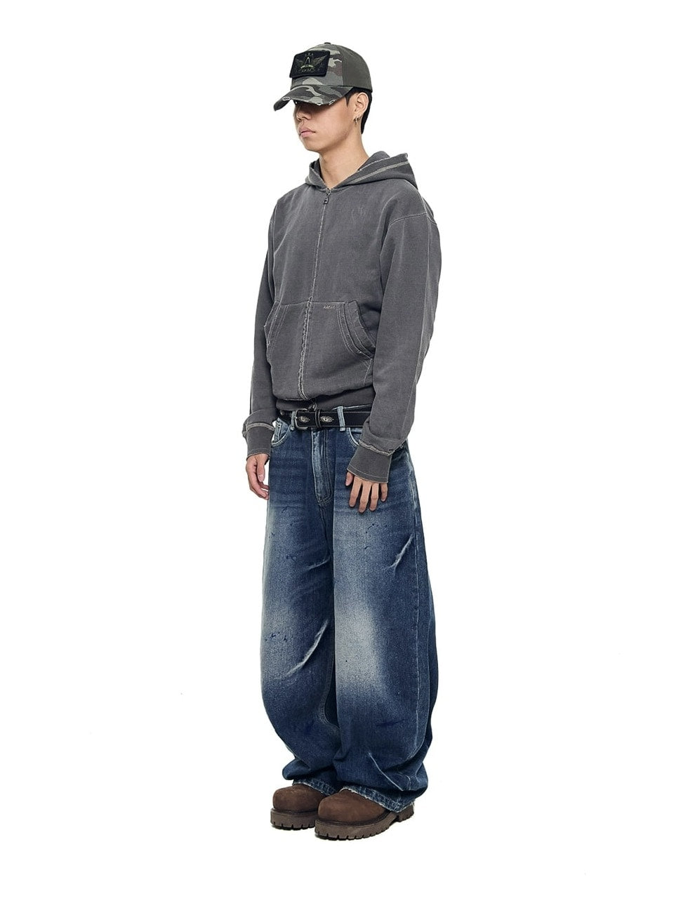 【AAKAM】Vintage Damaged Zip-Up Hoodie