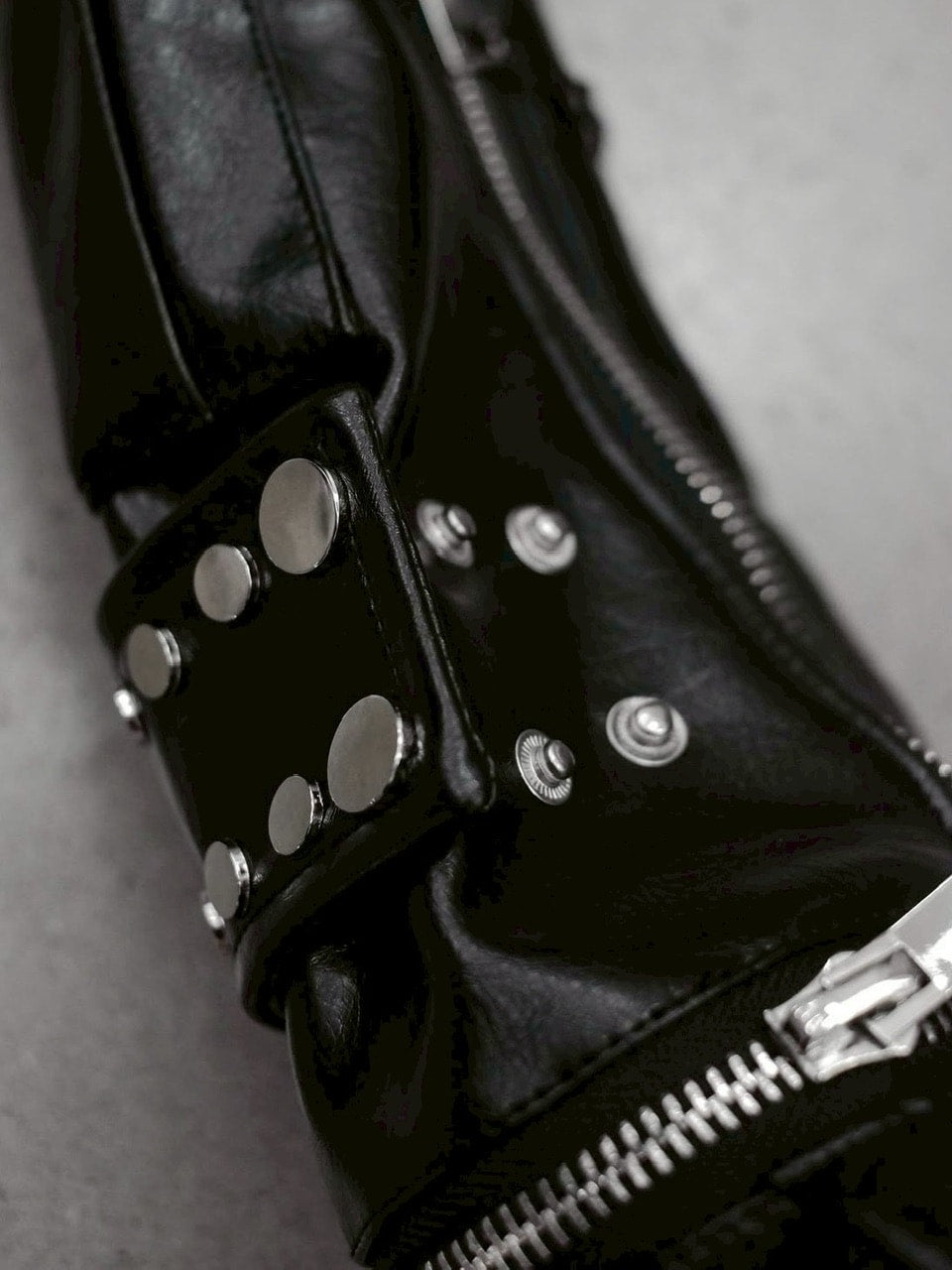 【RICH】Crinkle Leather Bag / 【リッチ】コーティングショルダーバッグ