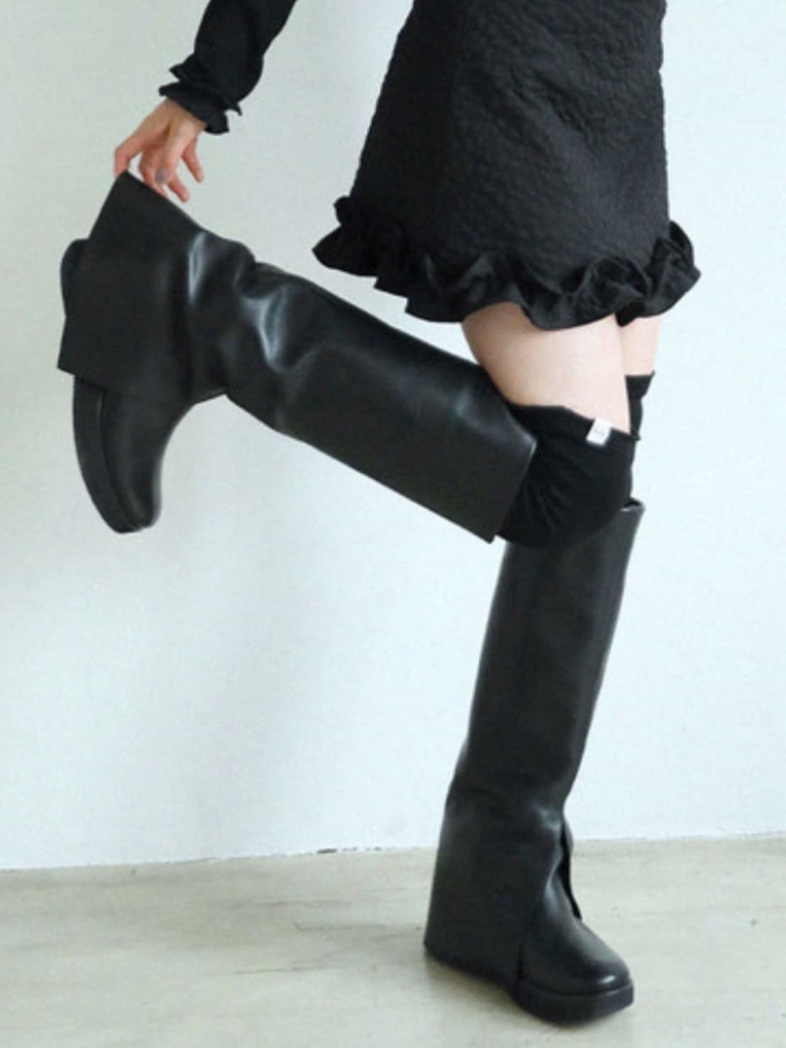 12/21 20:00 再販【Uglyshadow】KNEE HIGH SOCKS