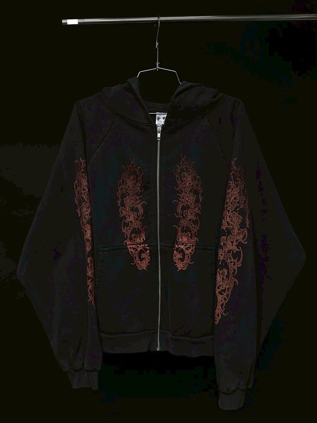 【BASKETCASE】AFFLICTED, zip-up hoodie / 【バスケットケース】インフェルノデザインポケットジップパーカー
