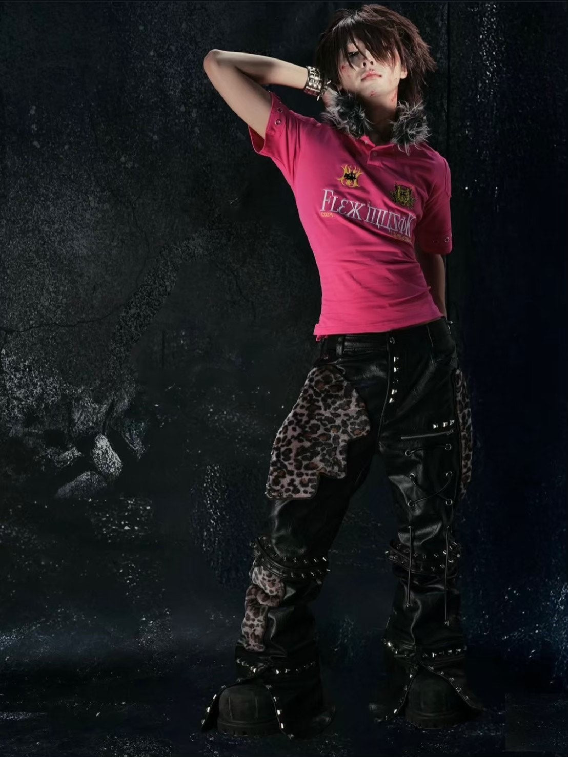 【Cozy world Wide】"BBY TECHBOI" FUR POLO / 【コージーワールドワイド】ロゴグラフィックファーカラー半袖ポロシャツ