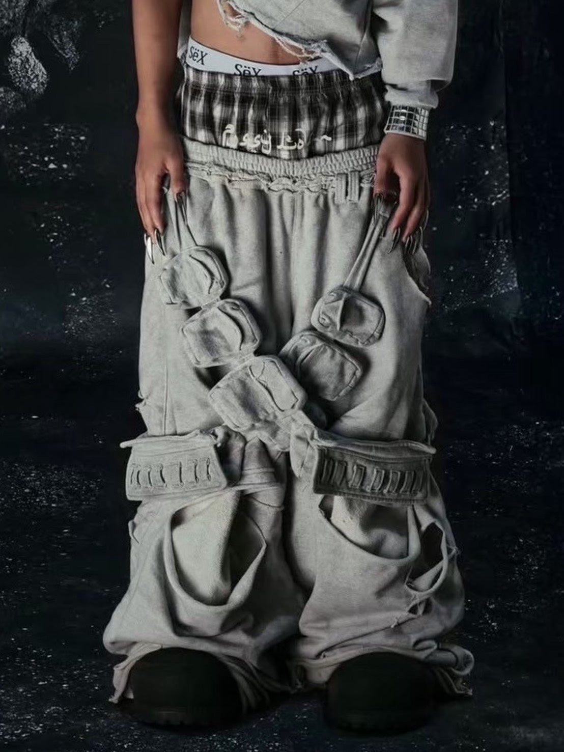 【Cozy world Wide】"BBY TECHBOI" MULTI POCKET SWEATPANTS / 【コージーワールドワイド】ポケットベルとダメージハーフパンツ