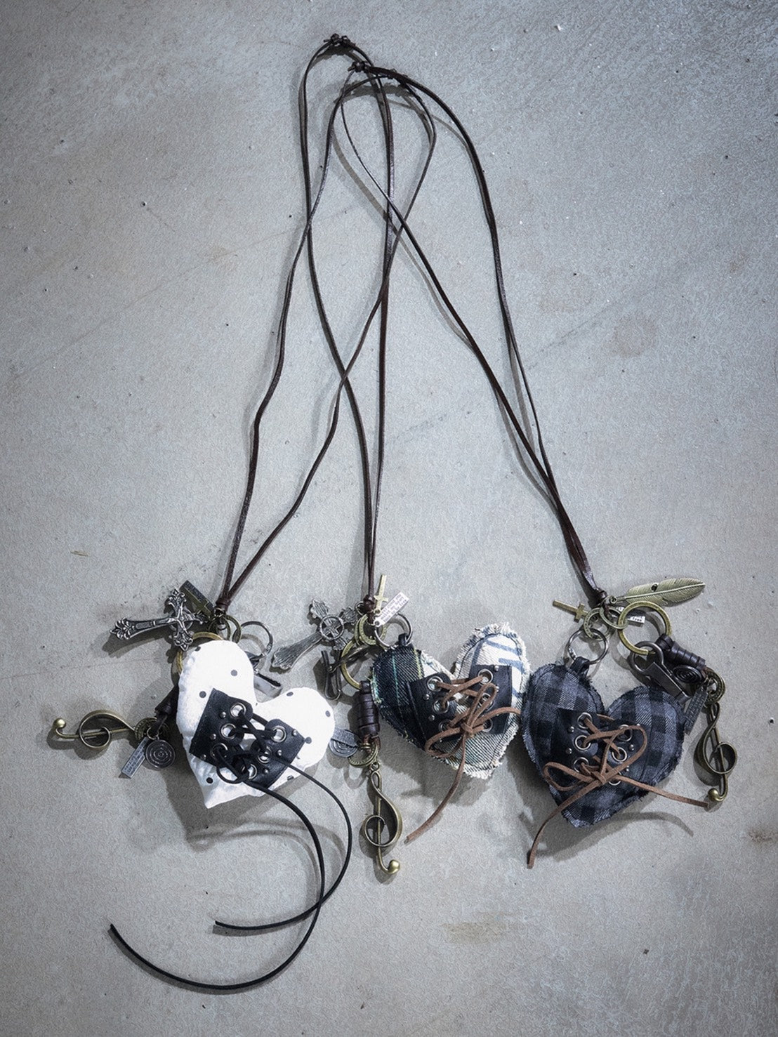 【Cest Nous】Broken Heart Necklace / 【セヌー】ハートレースアップネックレス