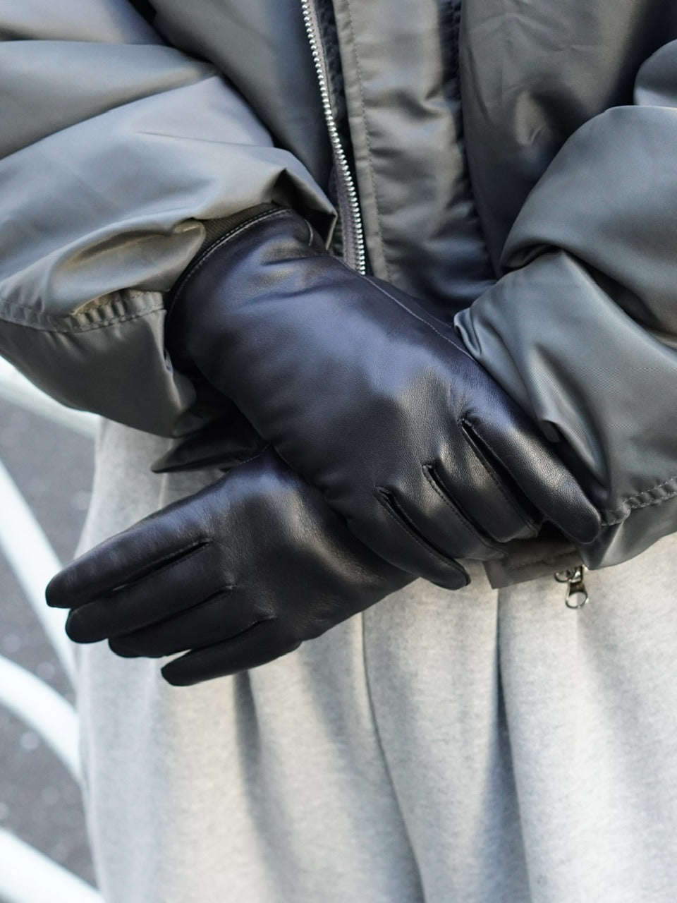 東京店WEB限定受注制受注制【Chikashitsu +】leather gloves (2color
