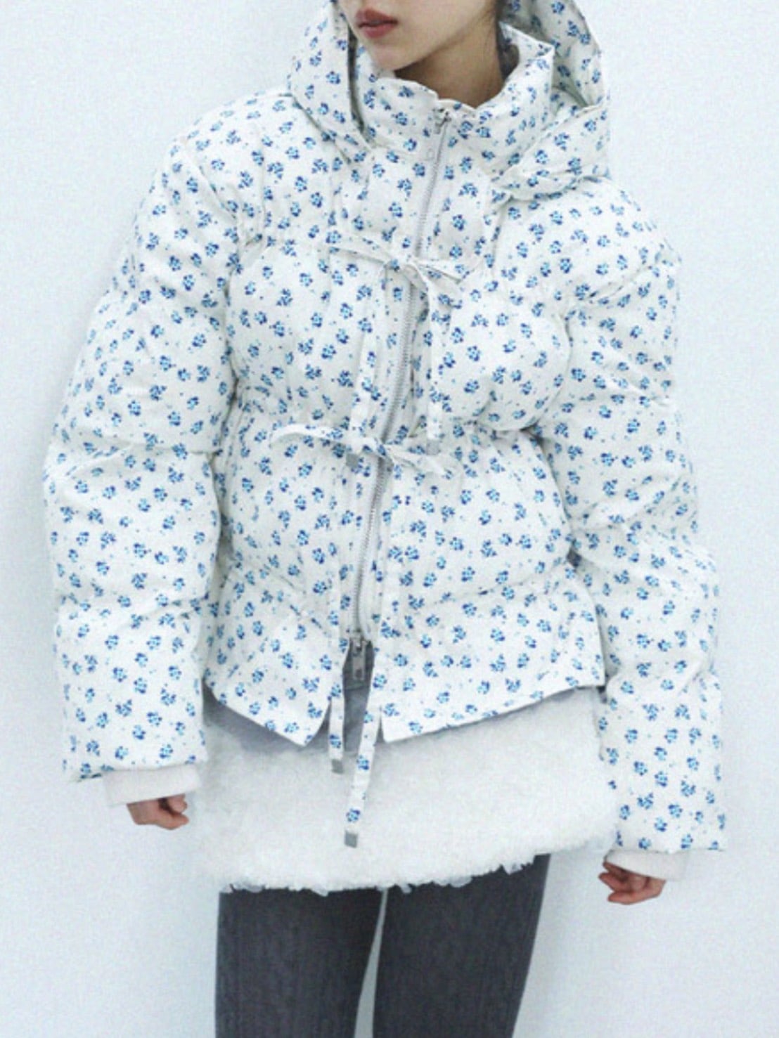 12/21 20:00 発売【Uglyshadow】FLOWER RIBBON PADDING JUMPER