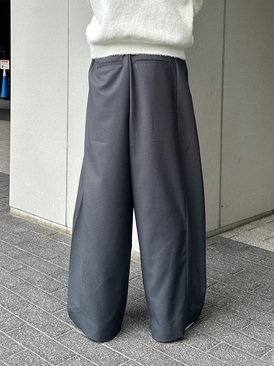 受注制【Chikashitsu +】two-tuck wide slacks / 【チカシツプラス】ツータックワイドスラックス (2color)