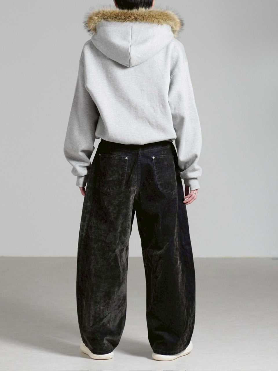 受注制【Chikashitsu +】cropped studs fur zip hoodie / 【チカシツプラス】クロップドスタッズファージップフーディー (2color)