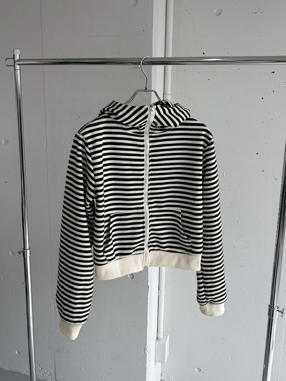 国際配送【LUV CODE】stripe cropped zip up hoodie