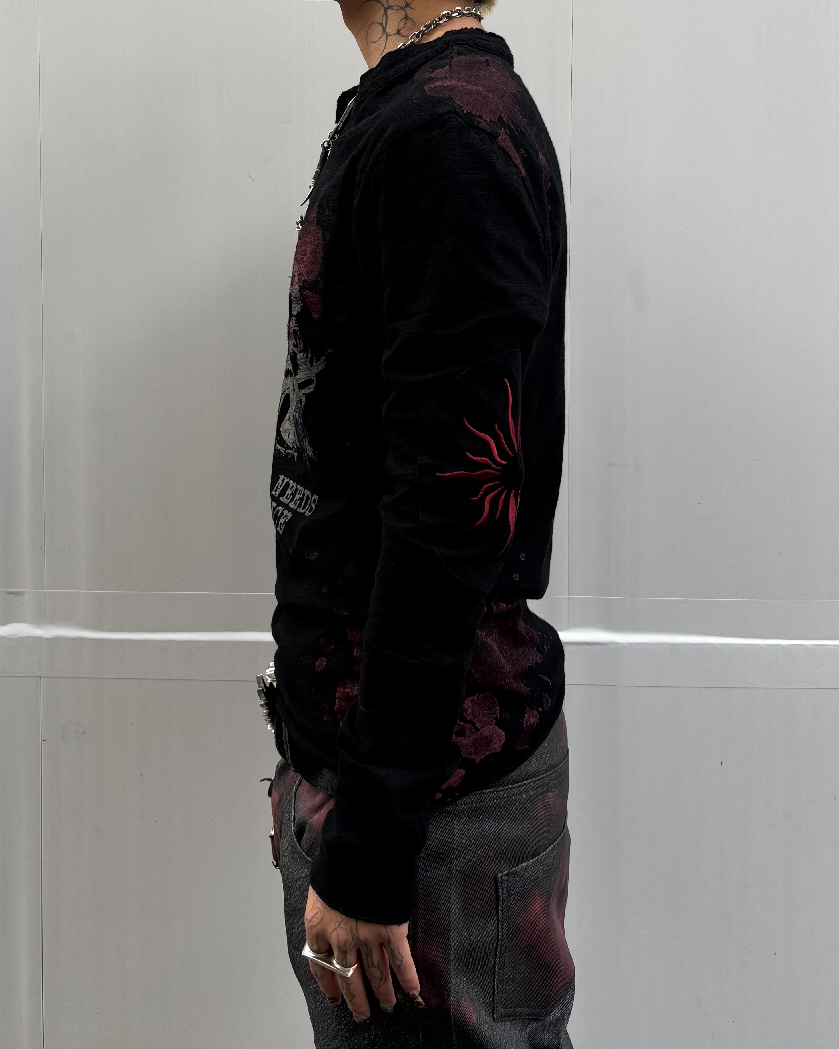 国際配送【Never mind the XU】paint graphic henley long sleeve