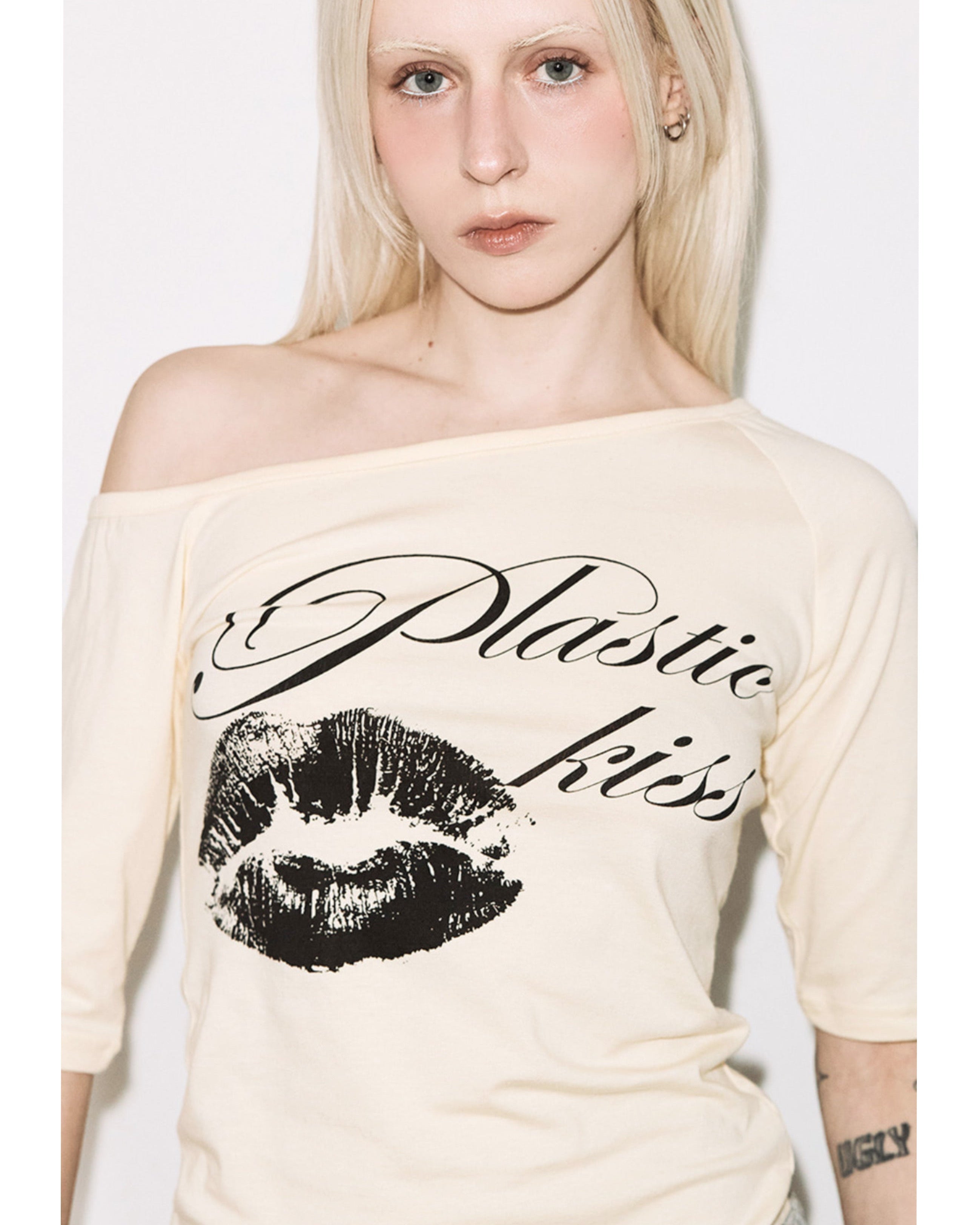 【FANCY CLUB】PLASTIC KISS ONE-SHOULDER TOP