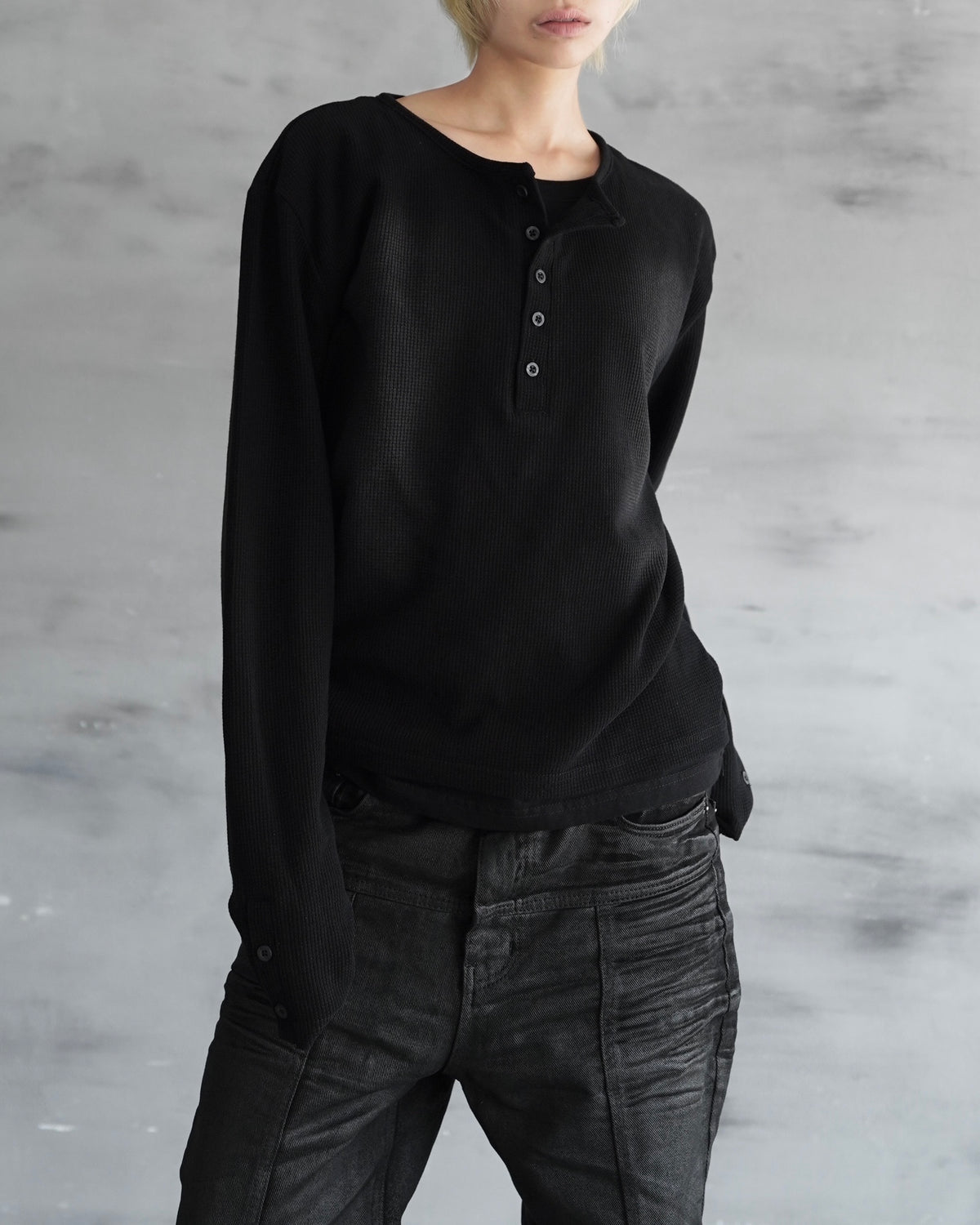 【CHIKASHITSU PLUS HIGH】Rust waffle layered henley neck tee(2color)