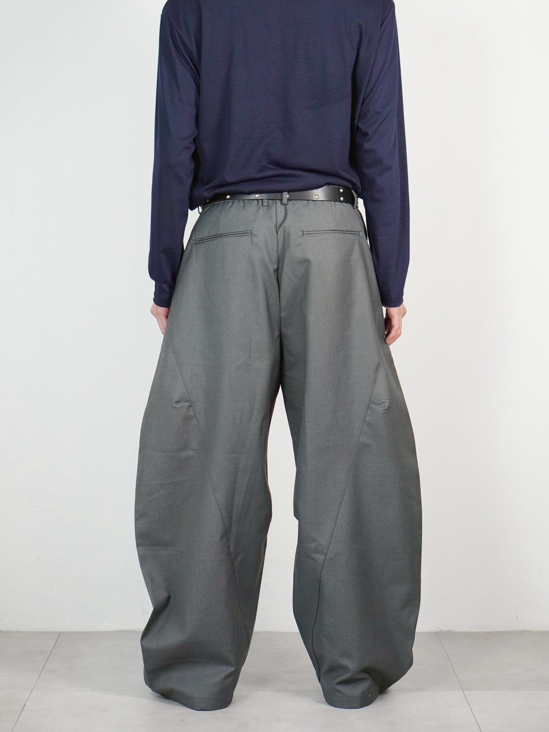 受注制【Chikashitsu +】2 tuck side design curve pants (3color)