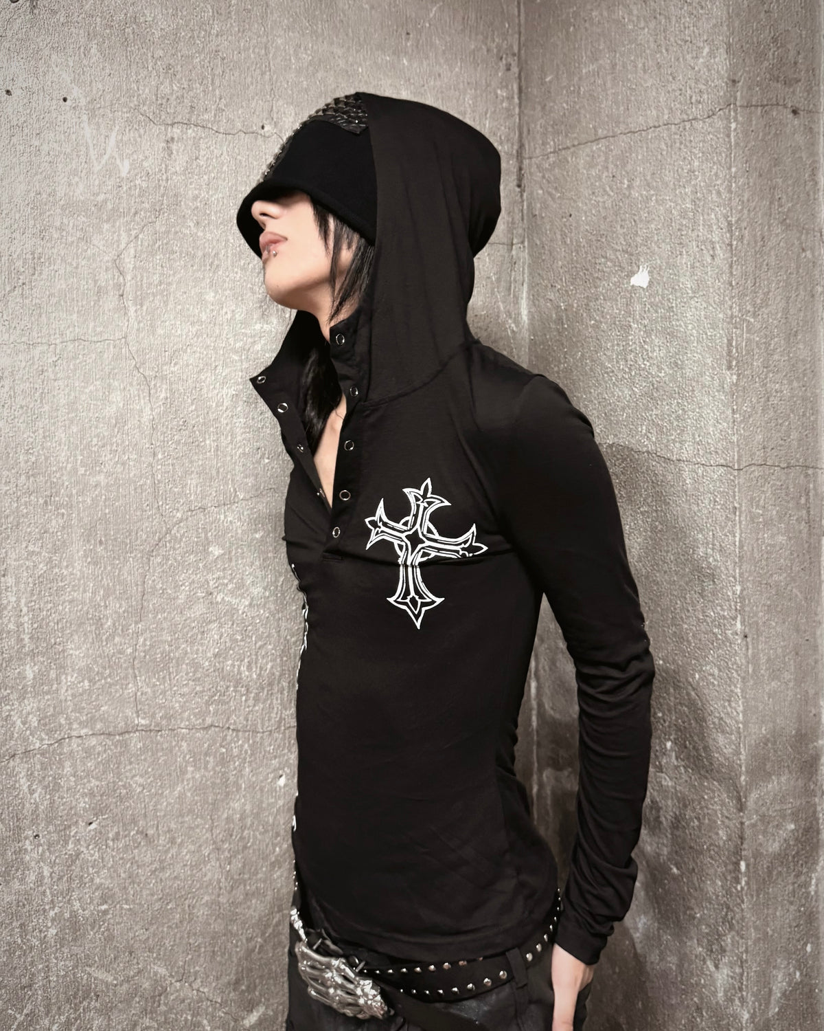 国際配送【Never mind the XU】Gothic Cross Hooded Long Sleeve