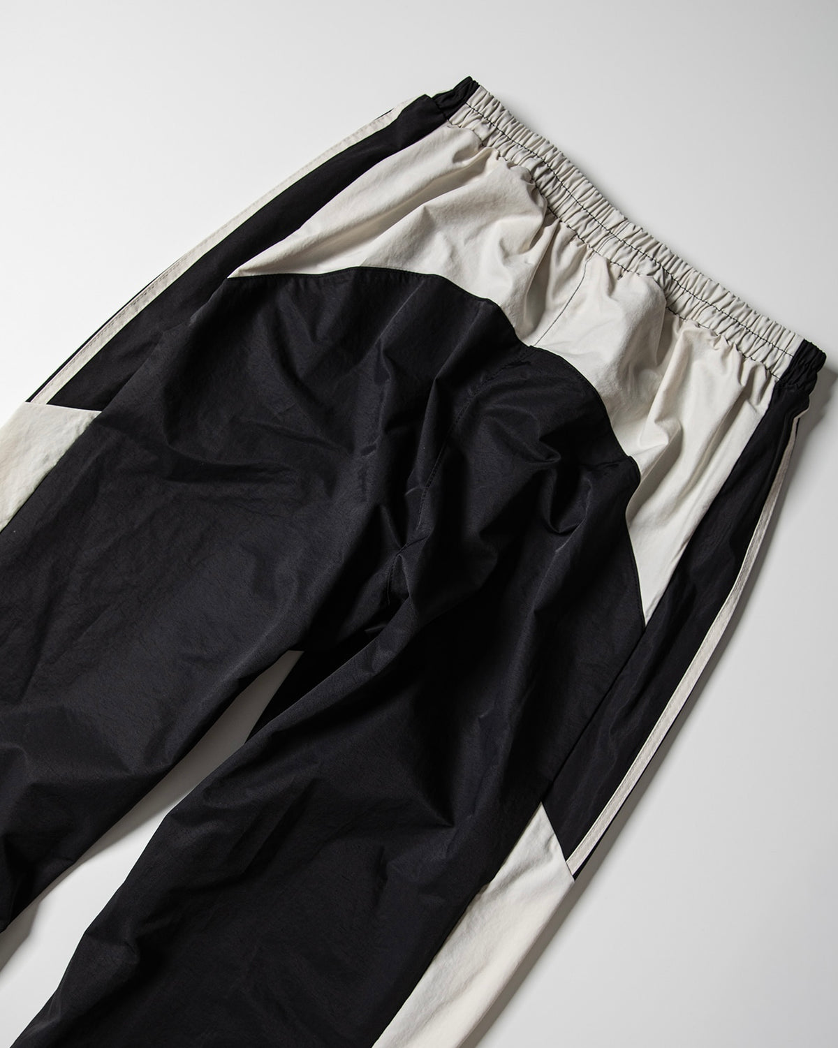 【roaringrad】26 Panel Track Pants