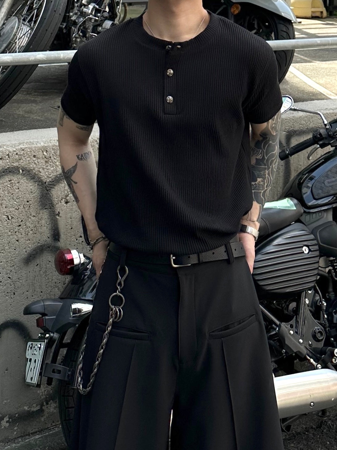 大阪店WEB限定受注制【Chikashitsu + 】button point henley neck t-shirt (3color)
