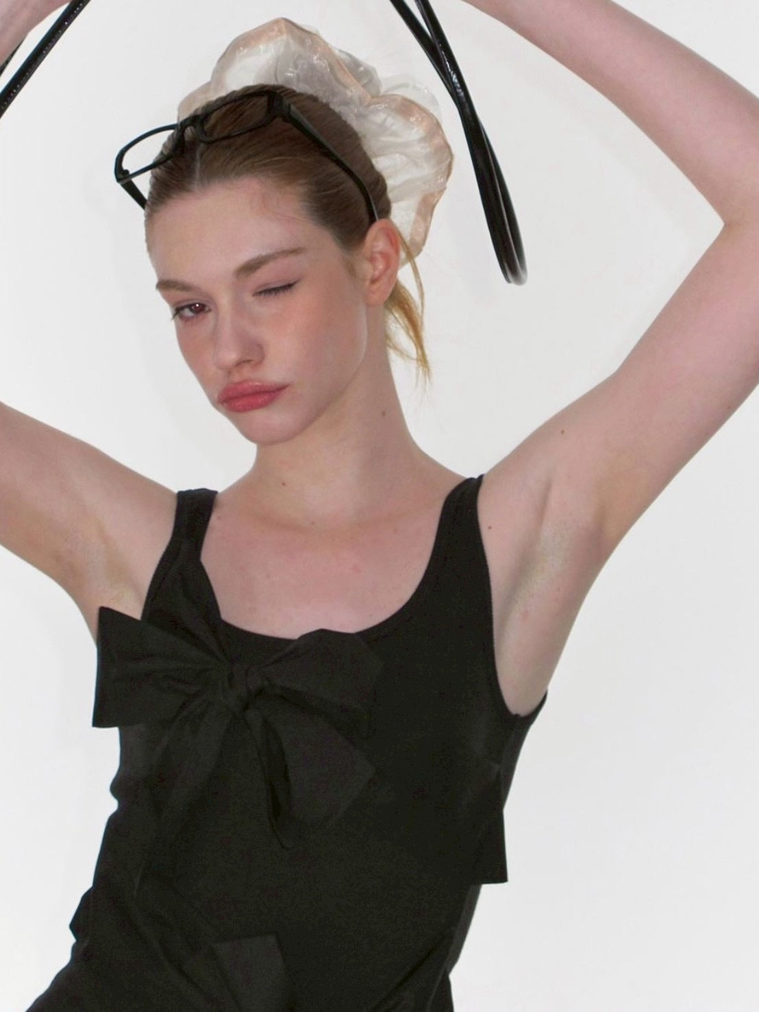 【CRANK】DOUBLE RIBBON-TIED SLEEVELESS