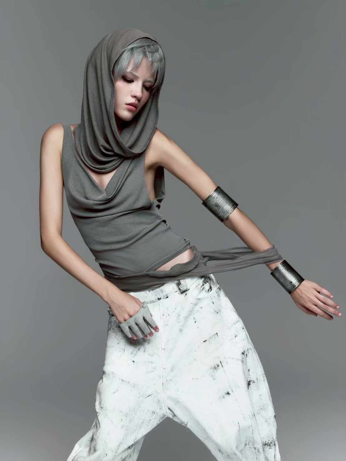 【EYE OF THE STORM】ASHEN HOOD TANK TOP