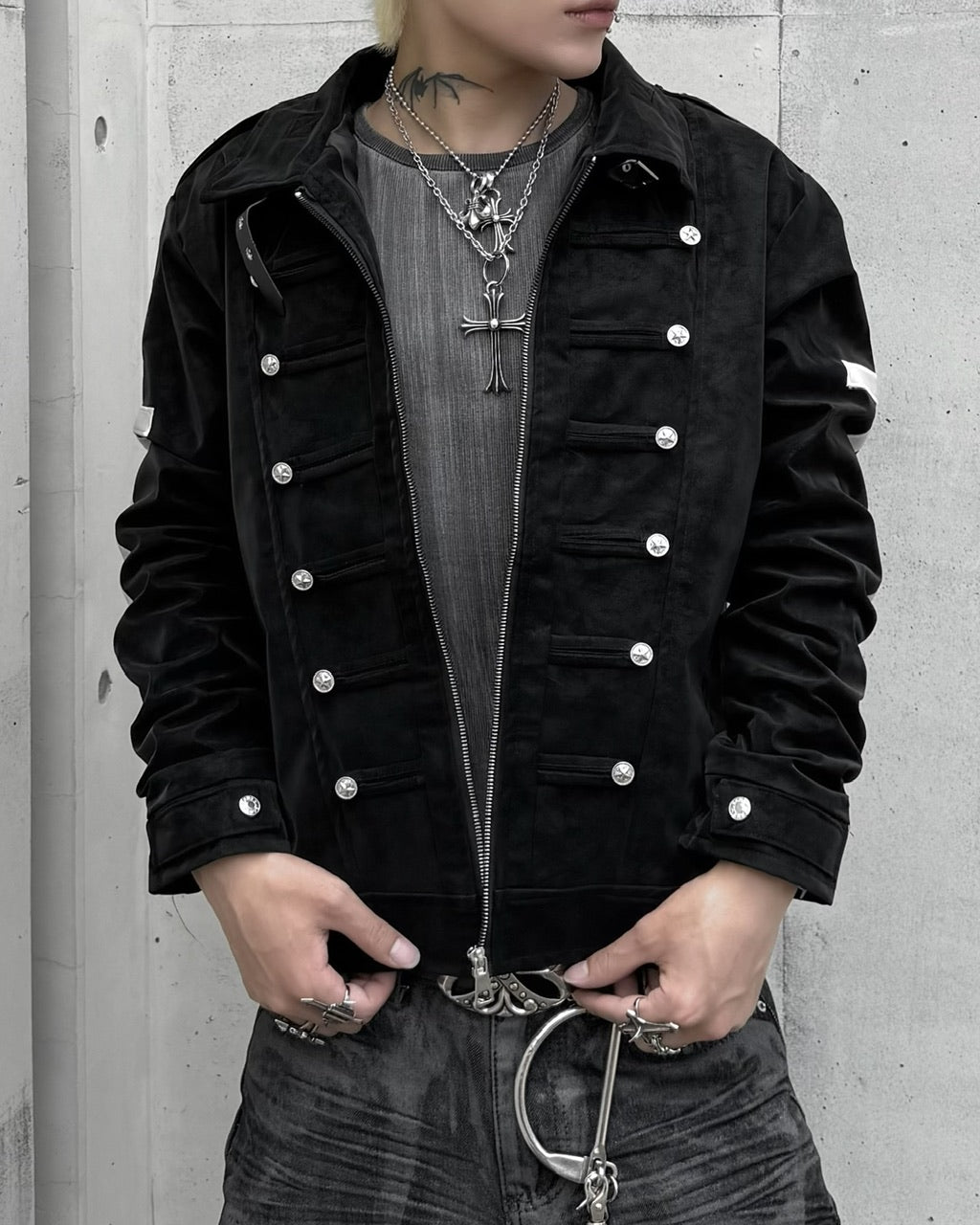 国際配送【Never mind the XU】cross emblem cropped leather jacket