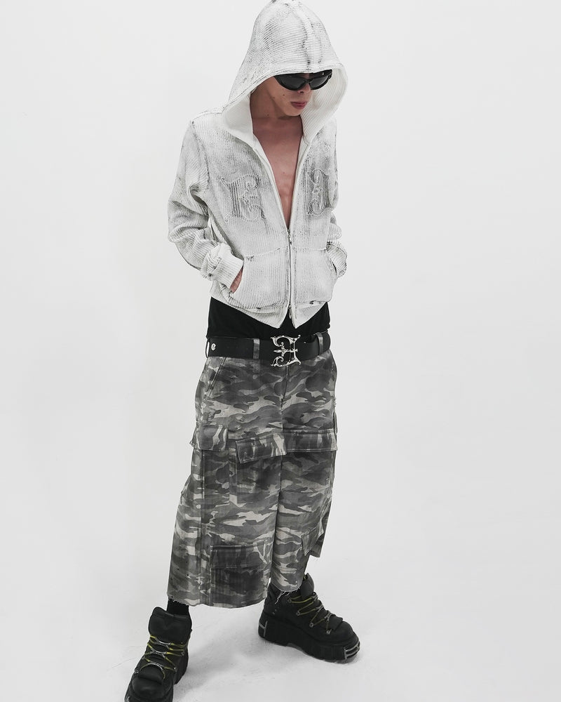 【E RIN AI E】DISTRESSED CAMO CARGO BERMUDA PANTS