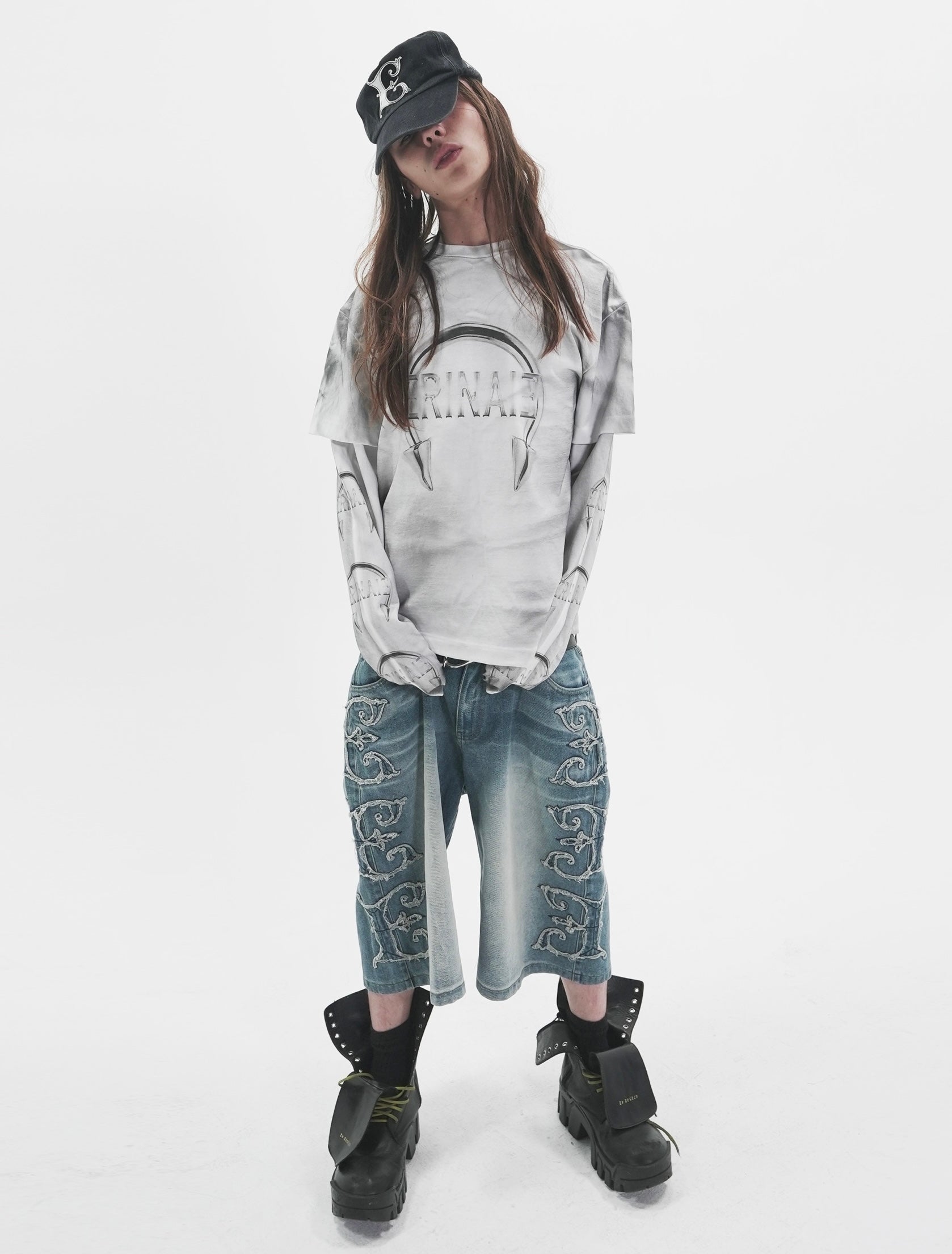 【E RIN AI E】PIERCED RUST DOUBLE LONG SLEEVE T